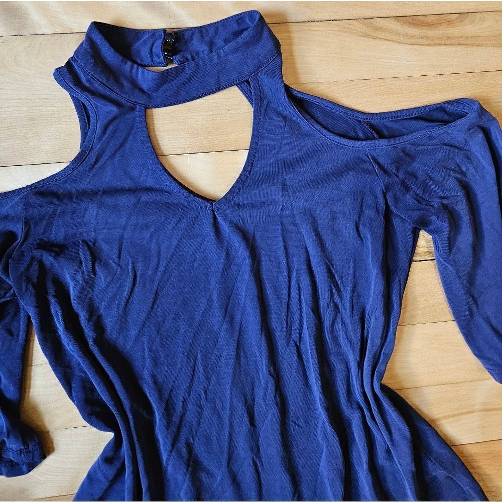 Alya Blue Cold Should Blouse - Picture 2 of 7